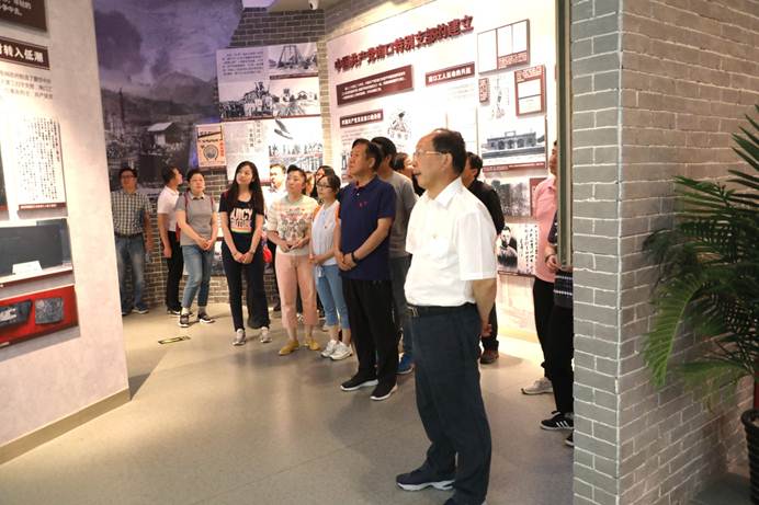 说明: E:\官网新闻\2018.5\支部\机关一\685A5080.jpg